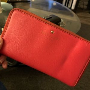 ✨Gently used Kate Spade Wallet✨